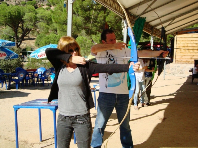 Iniciale en el apasionanle deporle del jalo con arco